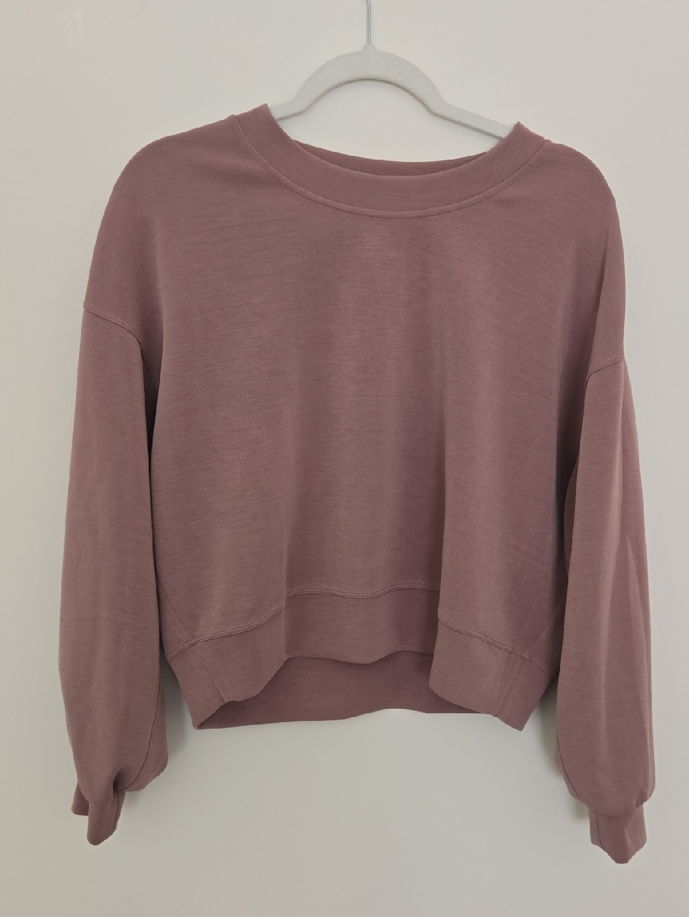 Lululemon Mauve Cropped Crewneck Sweatshirt size 6, Normcore Athleasure